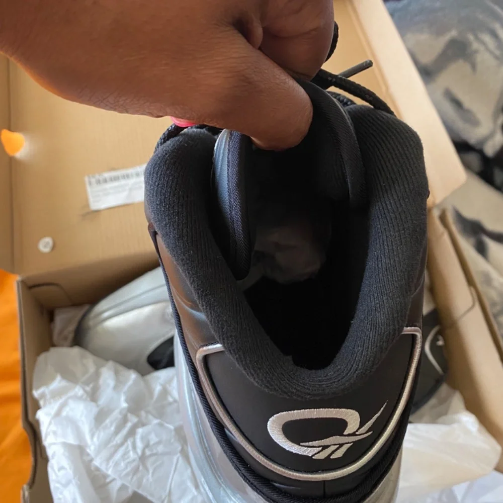 AI Reebok - Picture 3 of 6